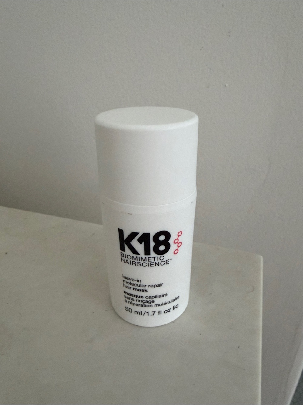 Biomimetic k18 Hairscience Leave-In Molecular Repair Hair Mask - White